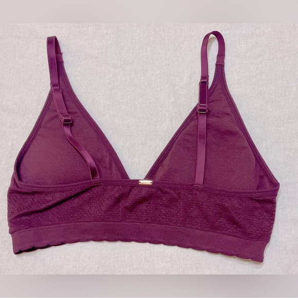GymShark Pink Victoria Secret Set of Two Wireless Bras Size Small Women Sports - Picture 6 of 9